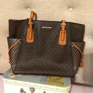 MICHAEL Michael Kors Voyager East West Signature Star Leather Tote